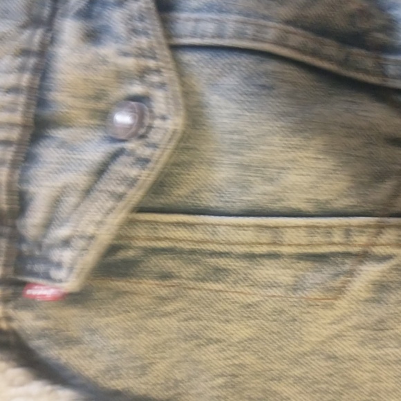 Vintage Levi's trucker jacket - Picture 2 of 5